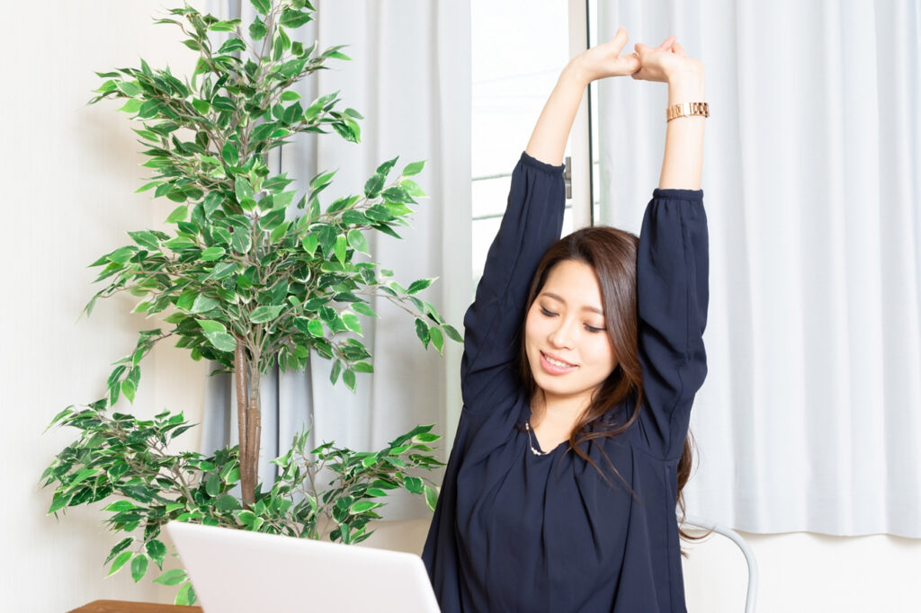 オフィスでもできる簡単ストレッチ